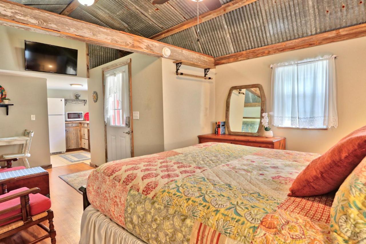 Sunflower Ridge Bungalow Wimberley Exteriér fotografie